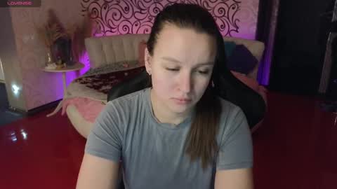 Snapshot of charlotte_ekman chatting on 02/19/25, 10:42 Charlotte online show from 02/19/25, 10:42