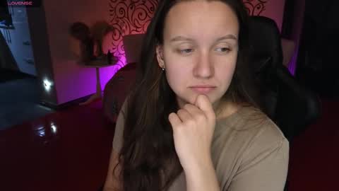 Snapshot of charlotte_ekman chatting on 09/09/25, 03:00 Charlotte online show from 09/09/25, 03:00
