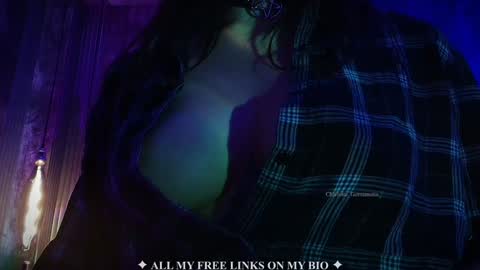 Charlotte online show from 11/25/25, 03:34