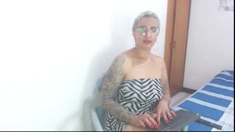 Snapshot of charlotte_gray_1 chatting on 02/18/26, 11:01 Charlotte online show from 02/18/26, 11:01