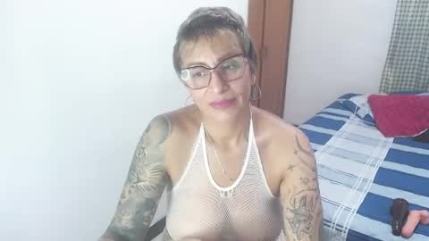 Snapshot of charlotte_gray_1 chatting on 04/01/26, 03:42 Charlotte online show from 04/01/26, 03:42