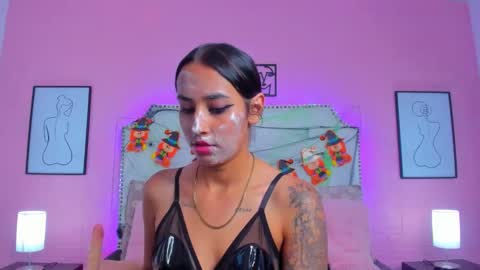 Snapshot of charlotte_kisss chatting on 10/29/25, 07:59 Charlotte online show from 10/29/25, 07:59