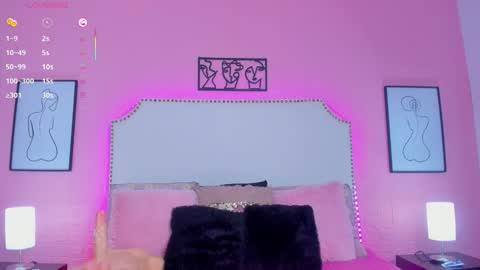 Snapshot of charlotte_kisss chatting on 11/19/25, 07:36 Charlotte online show from 11/19/25, 07:36