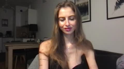 Charlotte Roche online show from 10/06/25, 03:20