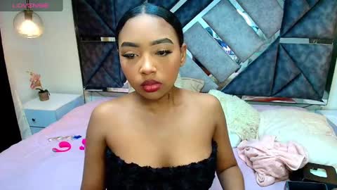 Snapshot of charlotte_walker1 chatting on 09/24/25, 03:54 charlotte_walker1 online show from 09/24/25, 03:54