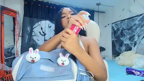 Snapshot of charlotte_walker1 chatting on 10/27/25, 05:00 charlotte_walker1 online show from 10/27/25, 05:00