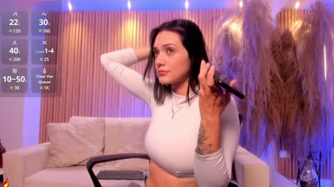 Snapshot of charlotte_whitee1 chatting on 12/27/24, 03:53 Charlotte Everyday From 0700 to 1300 Col Time online show from 12/27/24, 03:53