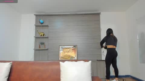 Snapshot of charlotte_whitee1 chatting on 01/15/25, 12:15 Charlotte Everyday From 0700 to 1300 Col Time online show from 01/15/25, 12:15