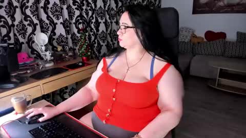 Snapshot of charlottediamonds chatting on 12/30/24, 01:26 Charlotte Diamonds online show from 12/30/24, 01:26