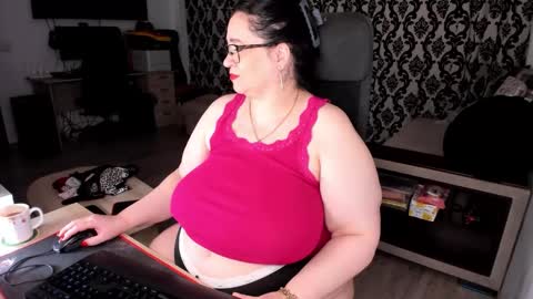 Charlotte Diamonds online show from 12/21/25, 04:14