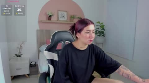 Snapshot of charlottee27_ chatting on 02/27/26, 07:58 Charlottee online show from 02/27/26, 07:58