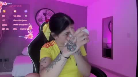 Charlottee online show from 06/18/26, 01:39