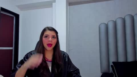 Snapshot of charlottee_starr chatting on 11/26/25, 07:59 charlottee_starr online show from 11/26/25, 07:59