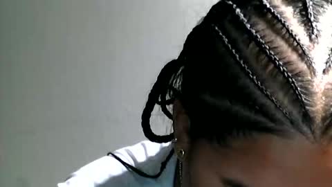 Snapshot of charlottequeen_21 chatting on 04/23/26, 12:04 charlottequeen_21 online show from 04/23/26, 12:04