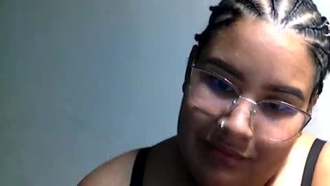 Snapshot of charlottequeen_21 chatting on 05/11/26, 02:06 charlottequeen_21 online show from 05/11/26, 02:06
