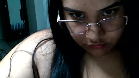 Snapshot of charlottequeen_21 chatting on 06/11/26, 04:49 charlottequeen_21 online show from 06/11/26, 04:49