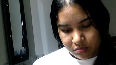 Snapshot of charlottequeen_21 chatting on 06/12/26, 03:44 charlottequeen_21 online show from 06/12/26, 03:44