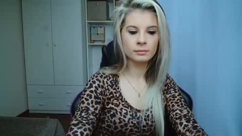 Snapshot of charlottexgold chatting on 05/19/26, 06:20 CharlotteXGold online show from 05/19/26, 06:20