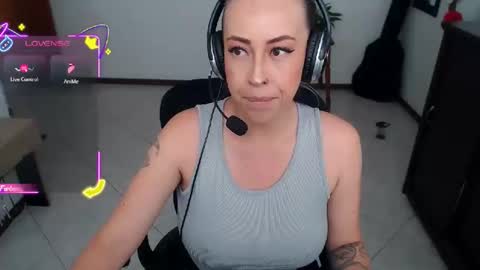 Snapshot of charlottezoe1 chatting on 10/23/25, 07:01 charlottezoe online show from 10/23/25, 07:01