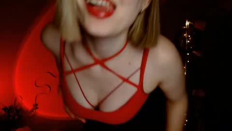 Michelle  online show from 12/16/24, 09:35