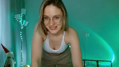 Michelle  online show from 01/16/25, 03:23