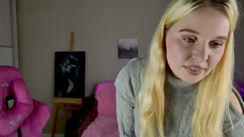 charming_cutie_ online show from 09/12/25, 11:32