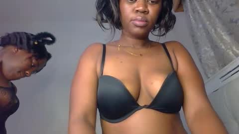 charming_kittie online show from 09/12/25, 12:22