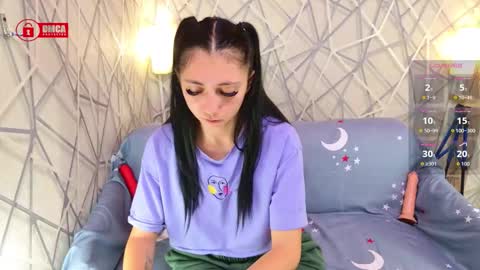 Snapshot of charming_lia chatting on 10/28/25, 02:04 CharmingLIA online show from 10/28/25, 02:04