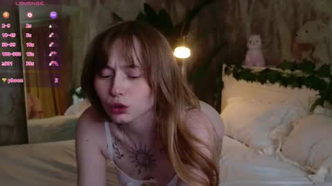 Snapshot of charming_lilly chatting on 10/09/25, 11:41 Lissa online show from 10/09/25, 11:41