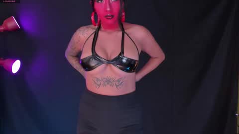 Victoria online show from 10/31/25, 08:43