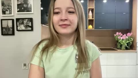 Sarah online show from 03/12/25, 12:04
