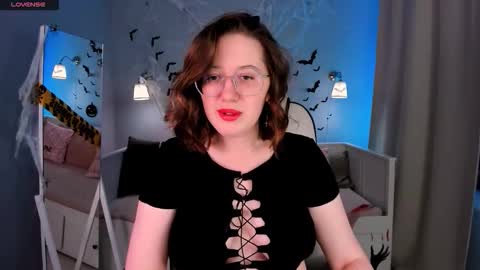 Snapshot of charmygrace chatting on 10/30/25, 11:22 Grace online show from 10/30/25, 11:22