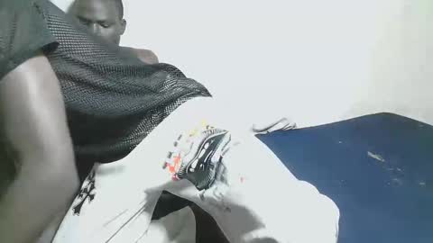 charmzboy online show from 11/18/25, 02:43