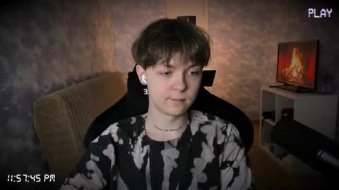 Snapshot of charonbaby1 chatting on 09/29/25, 08:57 lynxy online show from 09/29/25, 08:57