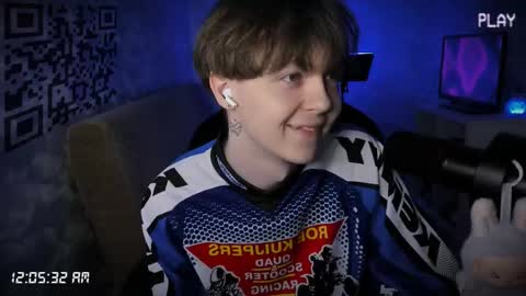 Snapshot of charonbaby1 chatting on 11/07/25, 09:04 lynxy online show from 11/07/25, 09:04