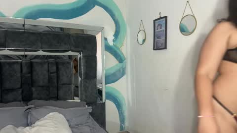 Snapshot of charons_boat_ chatting on 12/05/25, 07:32 Sam and mike online show from 12/05/25, 07:32