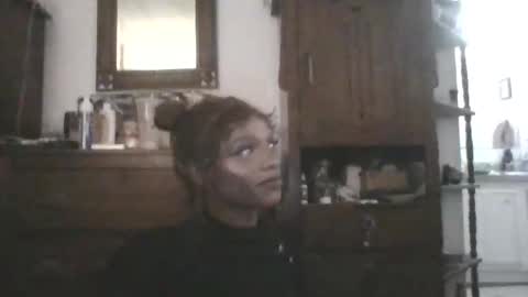 Snapshot of charr1barr chatting on 11/07/25, 04:23 Miss Chocolate online show from 11/07/25, 04:23