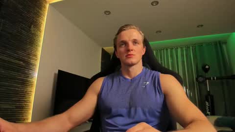 Snapshot of chasereed_ chatting on 11/16/25, 05:18 Chase Reed online show from 11/16/25, 05:18