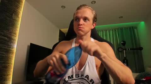 Snapshot of chasereed_ chatting on 11/21/25, 07:34 Chase Reed online show from 11/21/25, 07:34