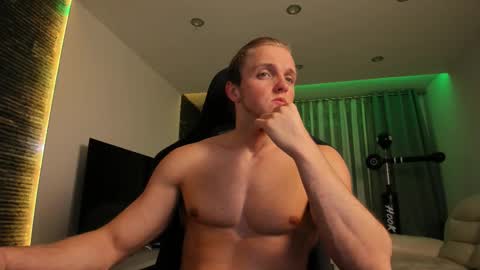 Snapshot of chasereed_ chatting on 12/02/25, 11:23 Chase Reed online show from 12/02/25, 11:23