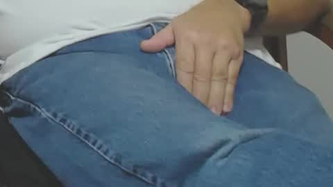 chat4b online show from 10/28/25, 02:42