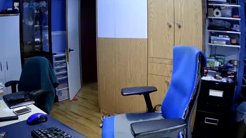 wanaBeYourToy online show from 12/04/24, 07:01