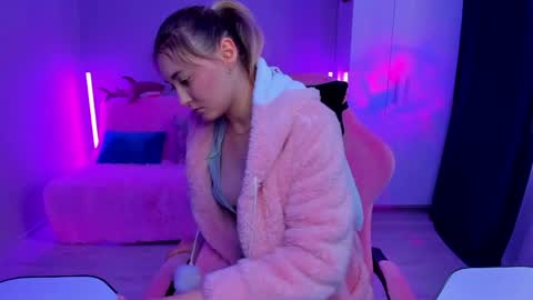 Betty online show from 05/18/26, 04:07