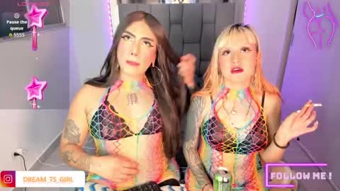 Snapshot of chaturmodels chatting on 09/27/25, 12:59 Sophie online show from 09/27/25, 12:59