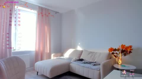 Em online show from 09/29/25, 06:18