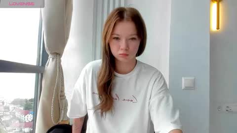 Em online show from 10/15/25, 05:40