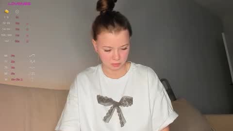 Em online show from 10/25/25, 08:14