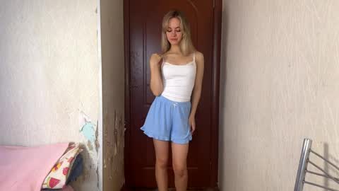 Milissa online show from 09/28/25, 07:25