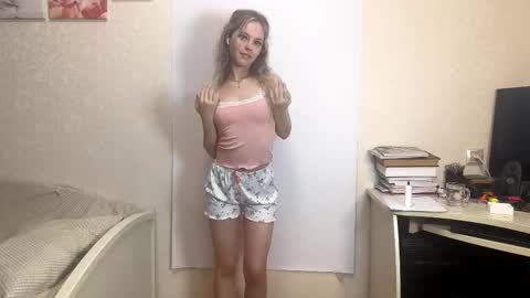 Milissa online show from 10/22/25, 03:45