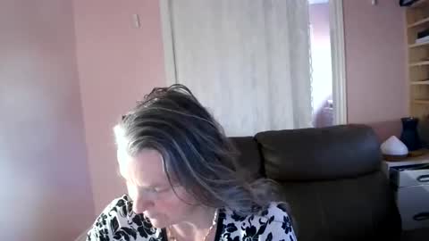 chealsiek online show from 06/08/26, 07:14